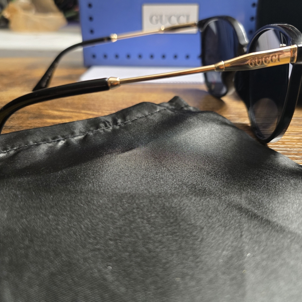 Gucci Women’s Round Sunglasses - Picture 7 of 7